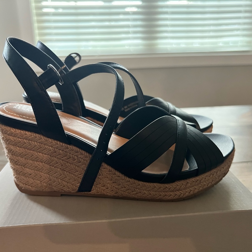 Kenneth Cole Reaction Black Wedge Sandals with Ankle Strap Size 9
